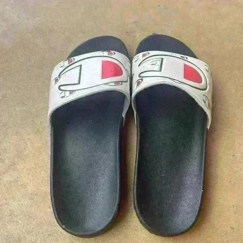 Men’s Champion Slides Size 10